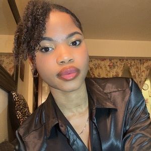 Meet your Posher, Josie